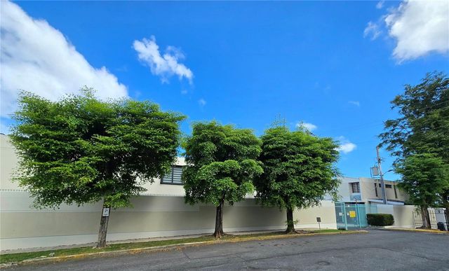 81 20 ROAD 8, Guaynabo, PR 00966
