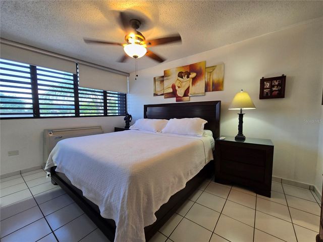 81 20 ROAD 8, Guaynabo, PR 00966