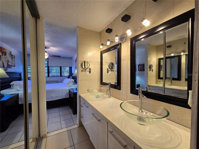 81 20 ROAD 8, Guaynabo, PR 00966