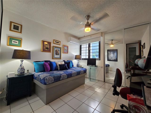 81 20 ROAD 8, Guaynabo, PR 00966
