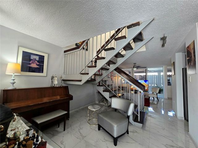 81 20 ROAD 8, Guaynabo, PR 00966
