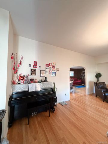 54 IVY Drive, Jericho, NY 11753