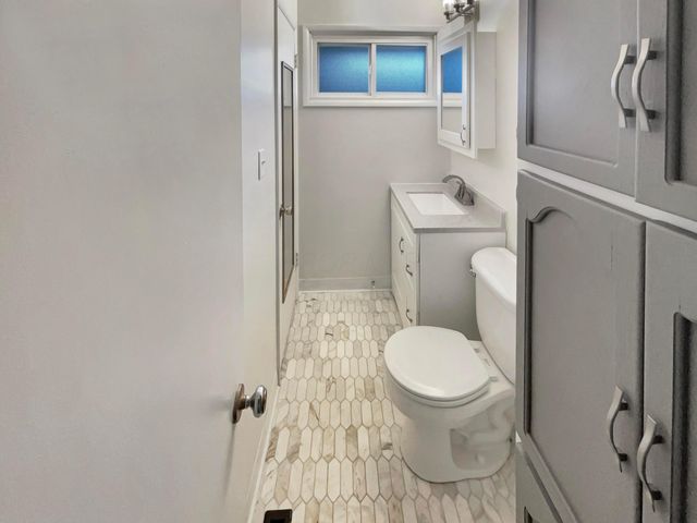 3462 Kenlawn Street, Columbus, OH 43224