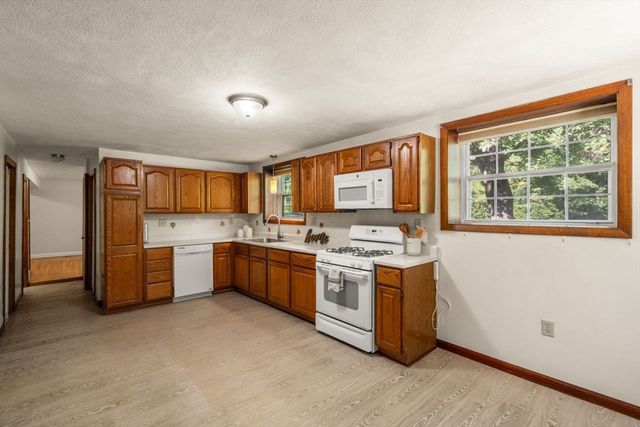 85 Tower Street, Hudson, MA 01749