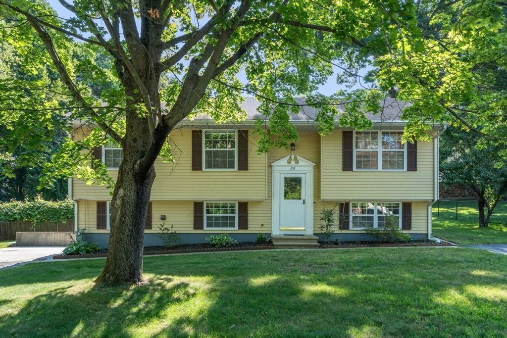 85 Tower Street, Hudson, MA 01749