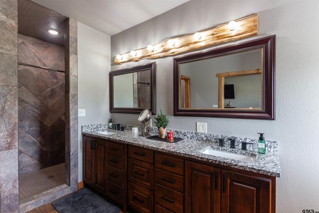 313 CR 4617, Troup, TX 75789