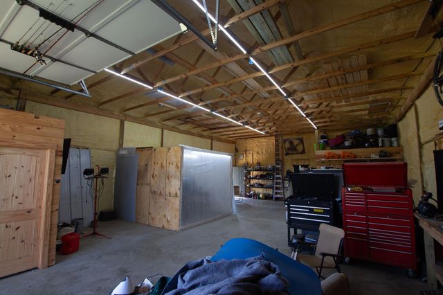 313 CR 4617, Troup, TX 75789