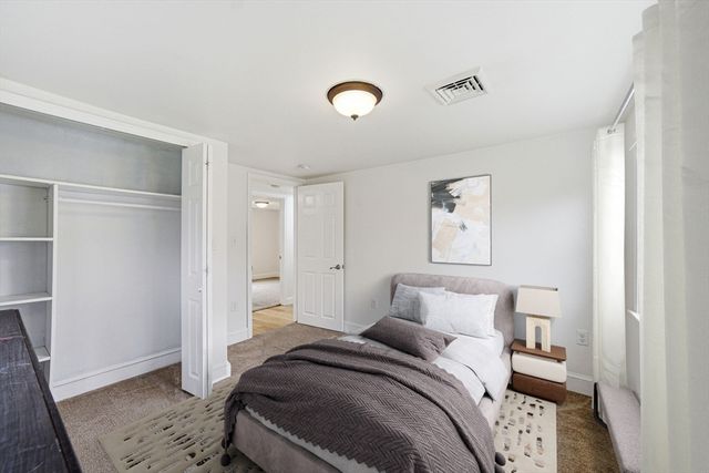 39 Brook St, Mansfield, MA 02048