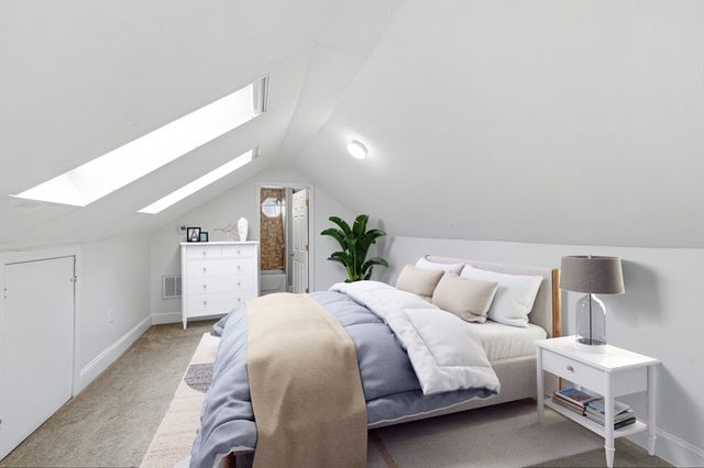 39 Brook St, Mansfield, MA 02048