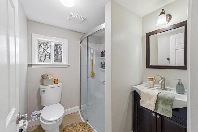 39 Brook St, Mansfield, MA 02048