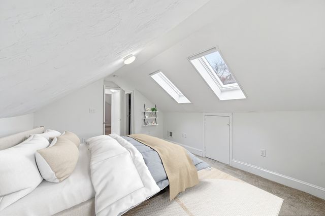 39 Brook St, Mansfield, MA 02048