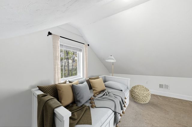 39 Brook St, Mansfield, MA 02048