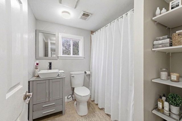 39 Brook St, Mansfield, MA 02048