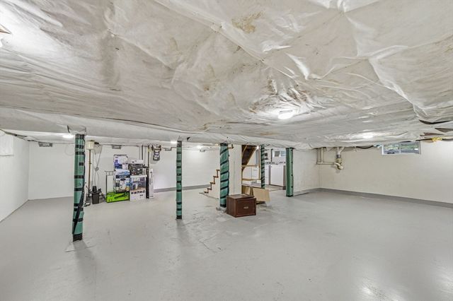 39 Brook St, Mansfield, MA 02048