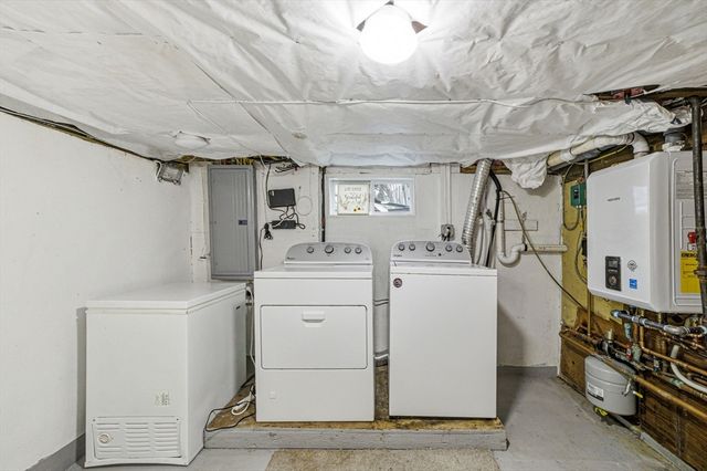 39 Brook St, Mansfield, MA 02048