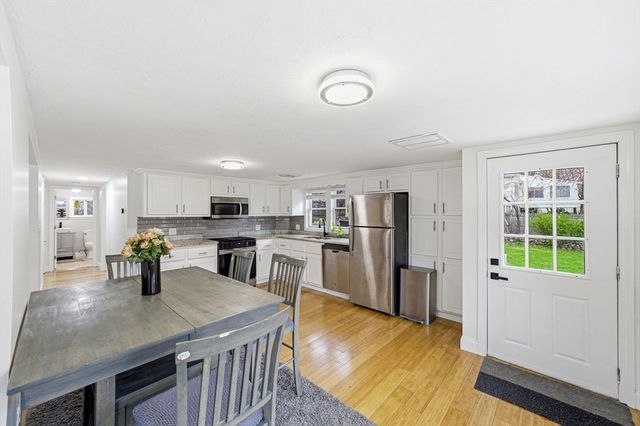 39 Brook St, Mansfield, MA 02048