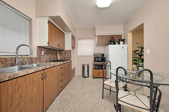 11300 NW 62nd Ave, Hialeah, FL 33012