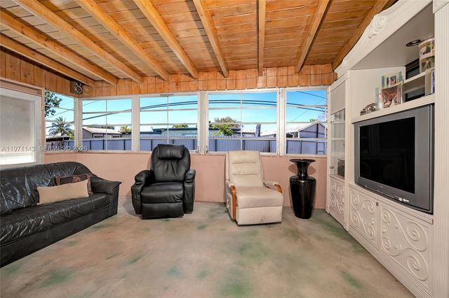 11300 NW 62nd Ave, Hialeah, FL 33012