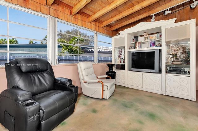 11300 NW 62nd Ave, Hialeah, FL 33012