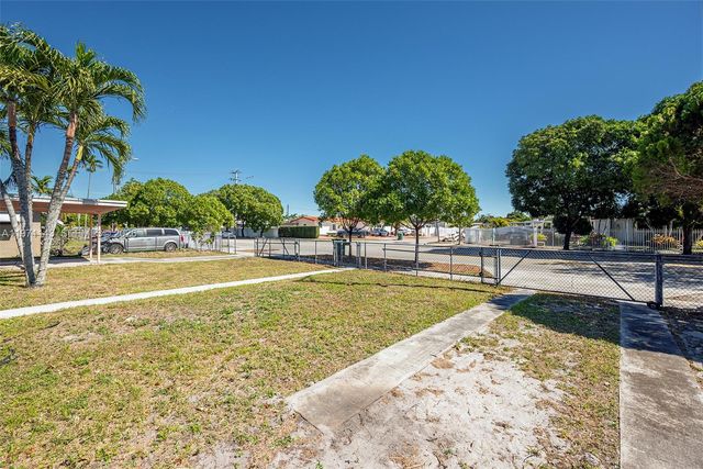 11300 NW 62nd Ave, Hialeah, FL 33012
