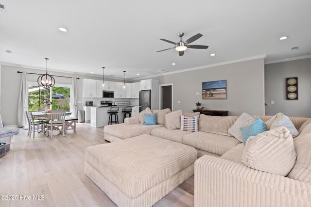 831 Treasure Cove Lane SW, Supply, NC 28462