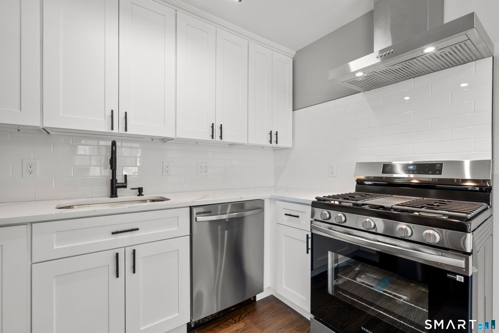 105 Richmond Hill Avenue 2, Stamford, CT 06902
