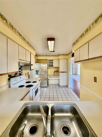 7314 WOODHALL COURT, Tampa, FL 33634