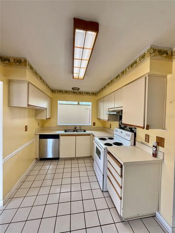 7314 WOODHALL COURT, Tampa, FL 33634