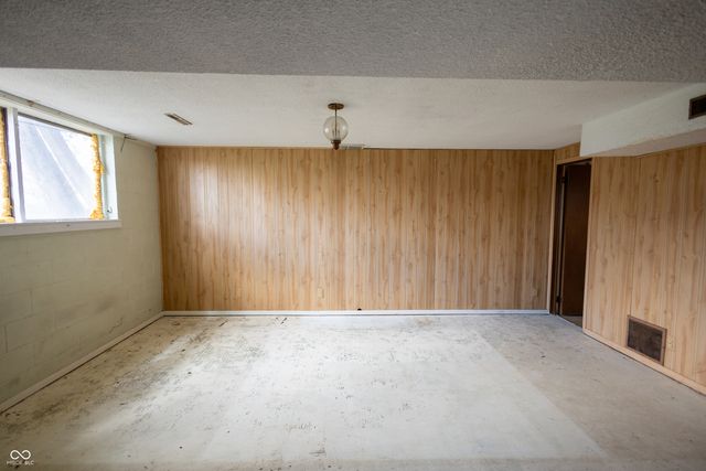 2322 Aspen Court, Anderson, IN 46011