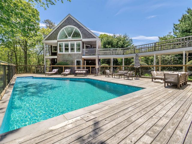 135 Old Meeting House Road, Westhampton Beach, NY 11978