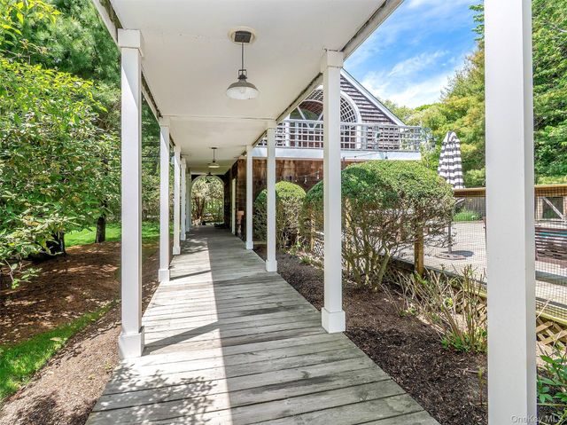 135 Old Meeting House Road, Westhampton Beach, NY 11978