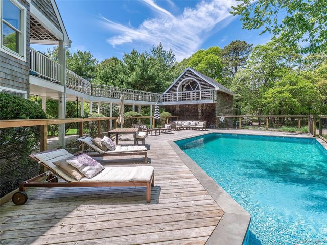 135 Old Meeting House Road, Westhampton Beach, NY 11978