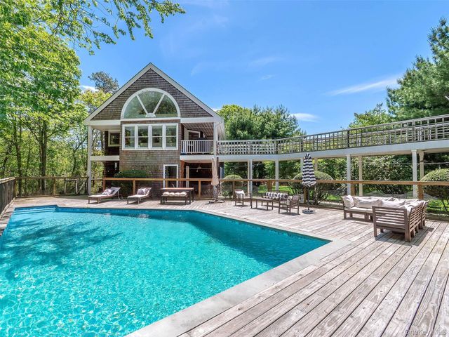 135 Old Meeting House Road, Westhampton Beach, NY 11978