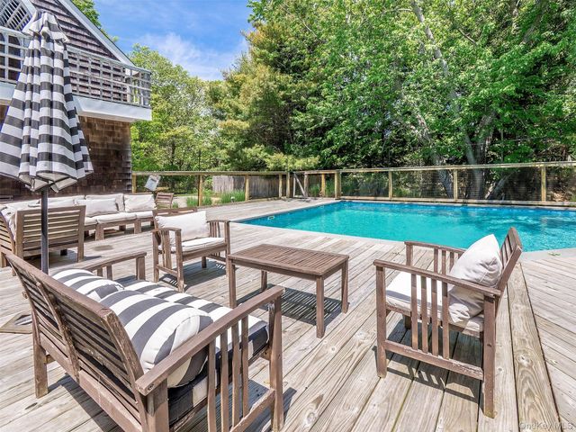 135 Old Meeting House Road, Westhampton Beach, NY 11978