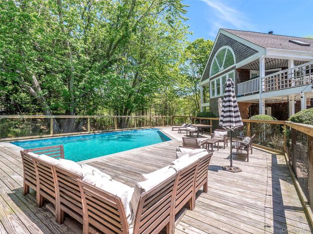135 Old Meeting House Road, Westhampton Beach, NY 11978