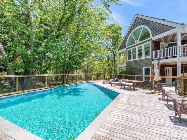 135 Old Meeting House Road, Westhampton Beach, NY 11978
