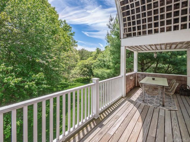 135 Old Meeting House Road, Westhampton Beach, NY 11978