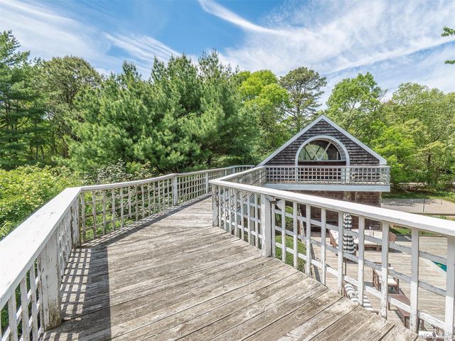 135 Old Meeting House Road, Westhampton Beach, NY 11978