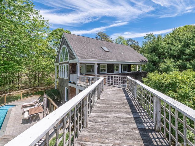 135 Old Meeting House Road, Westhampton Beach, NY 11978