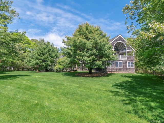 135 Old Meeting House Road, Westhampton Beach, NY 11978