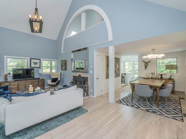 135 Old Meeting House Road, Westhampton Beach, NY 11978