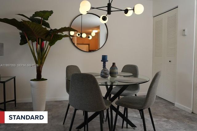 211 NW 72nd Ave 301, Miami, FL 33126