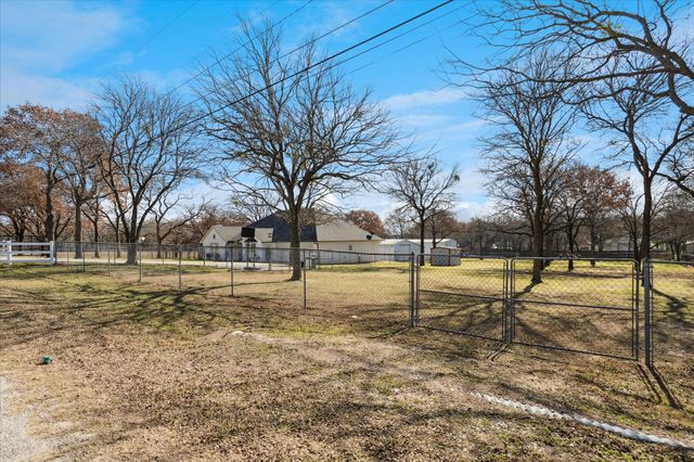 135 County Road 4929, Newark, TX 76071