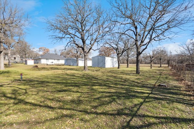 135 County Road 4929, Newark, TX 76071