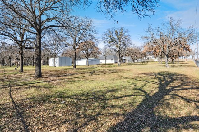 135 County Road 4929, Newark, TX 76071