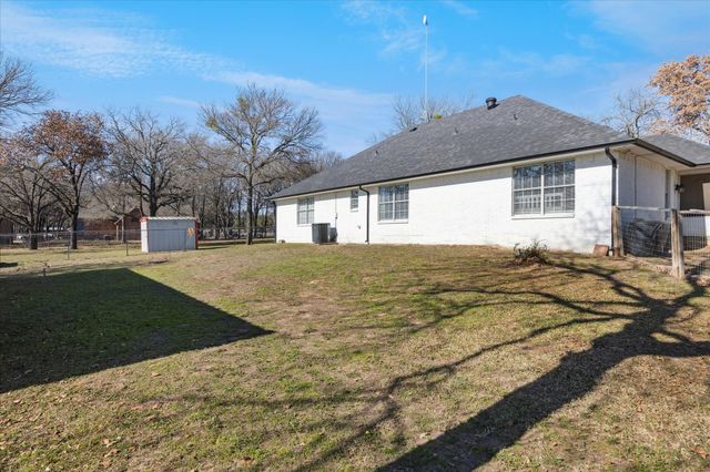 135 County Road 4929, Newark, TX 76071