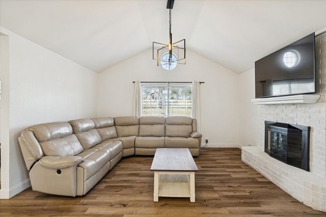 135 County Road 4929, Newark, TX 76071