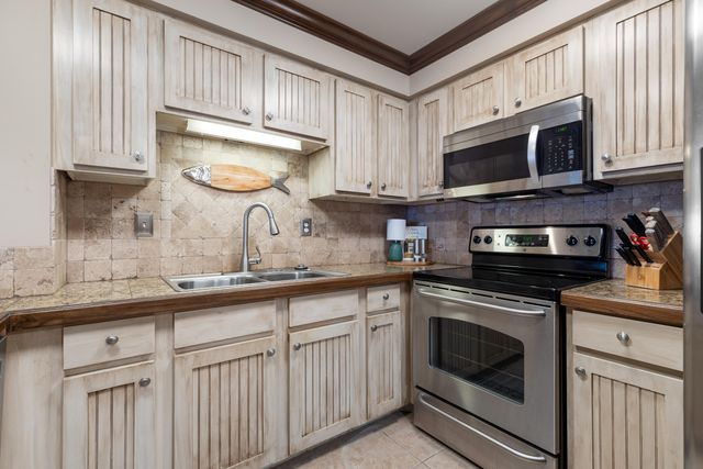 57200 E Hwy 125 Unit 3811, Monkey Island, OK 74331