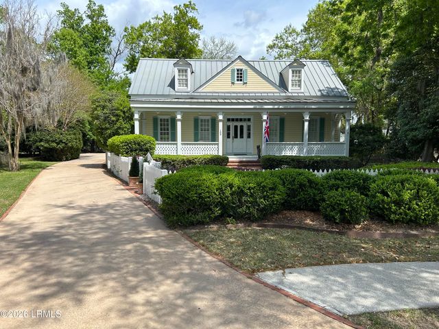 109 Five Oaks Circle, Beaufort, SC 29902