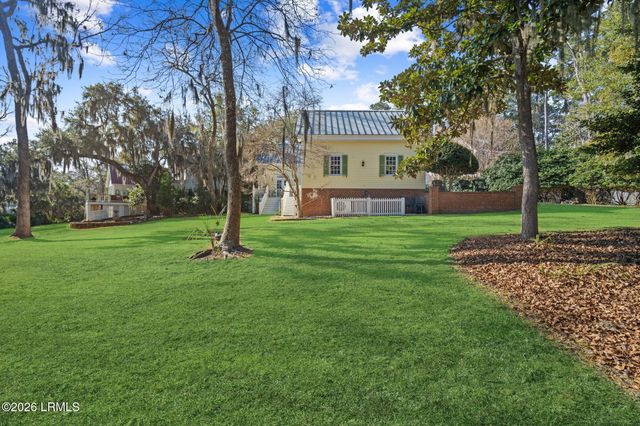 109 Five Oaks Circle, Beaufort, SC 29902